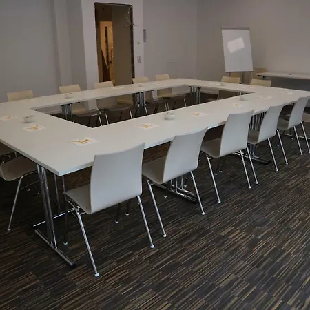 Youth Esch/alzette אכסניה *