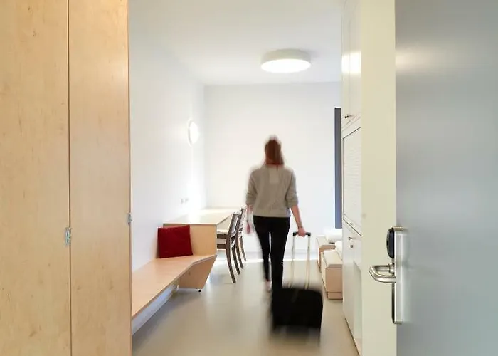 شباب إيسك/ألزيتي إيش زور أليتْسّيتِّ