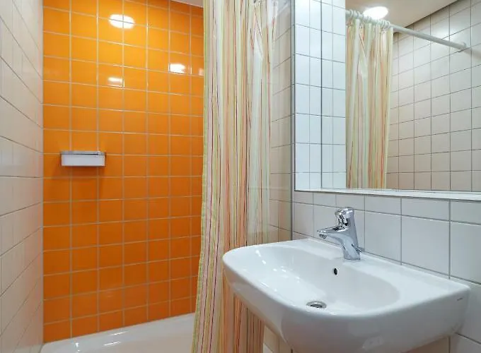 بيت شباب شباب إيسك/ألزيتي إيش زور أليتْسّيتِّ